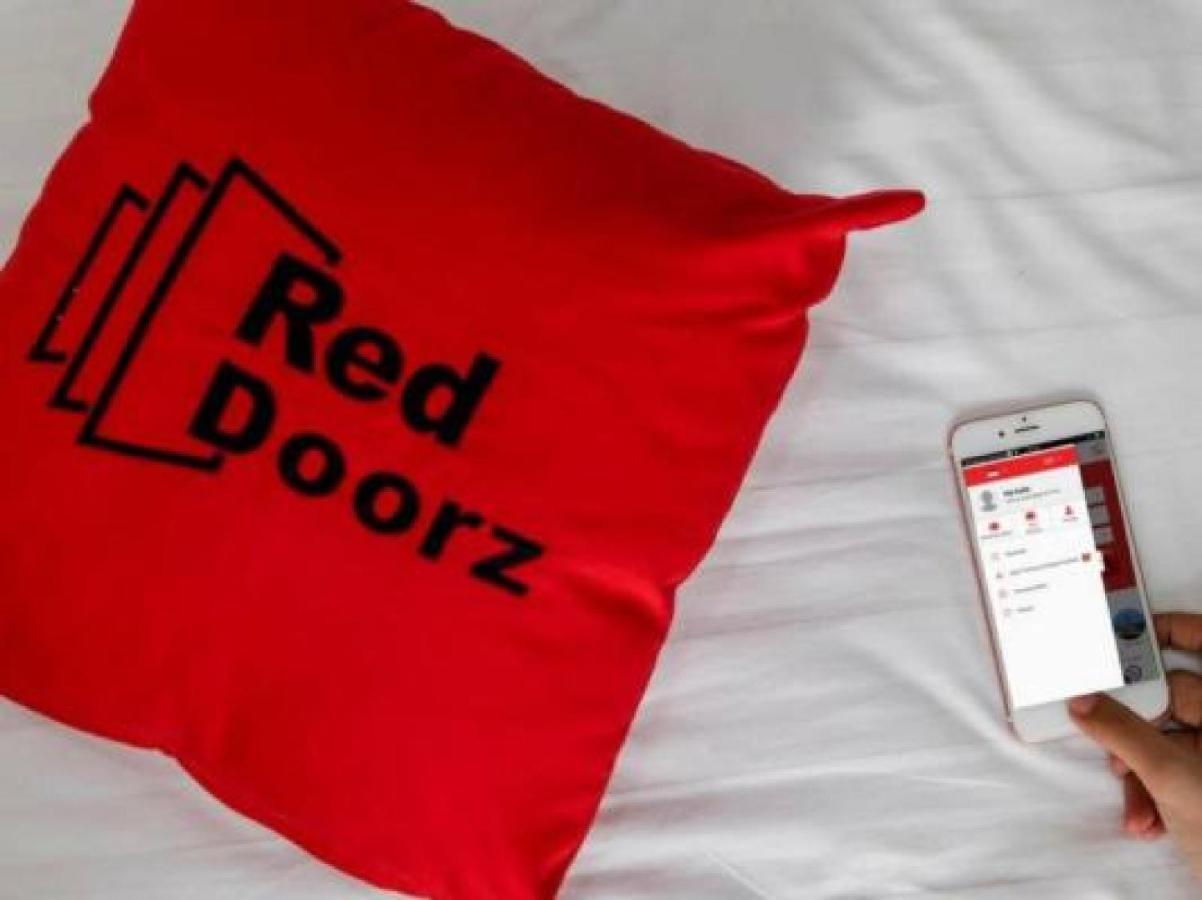 Reddoorz Plus @ Tendean Джакарта Екстер'єр фото
